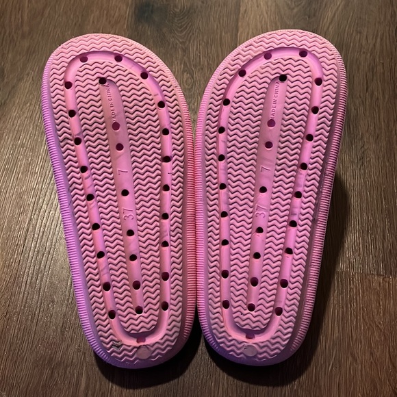 ⭐️ Comfy Slides - Picture 2 of 7